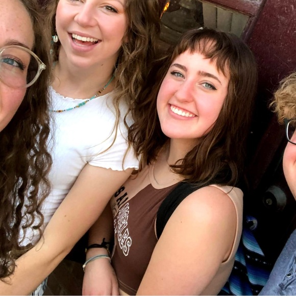 patchwork crop top - Picture 3 of 6